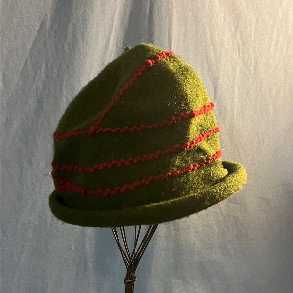 Stylish Green and Red Women's Hat